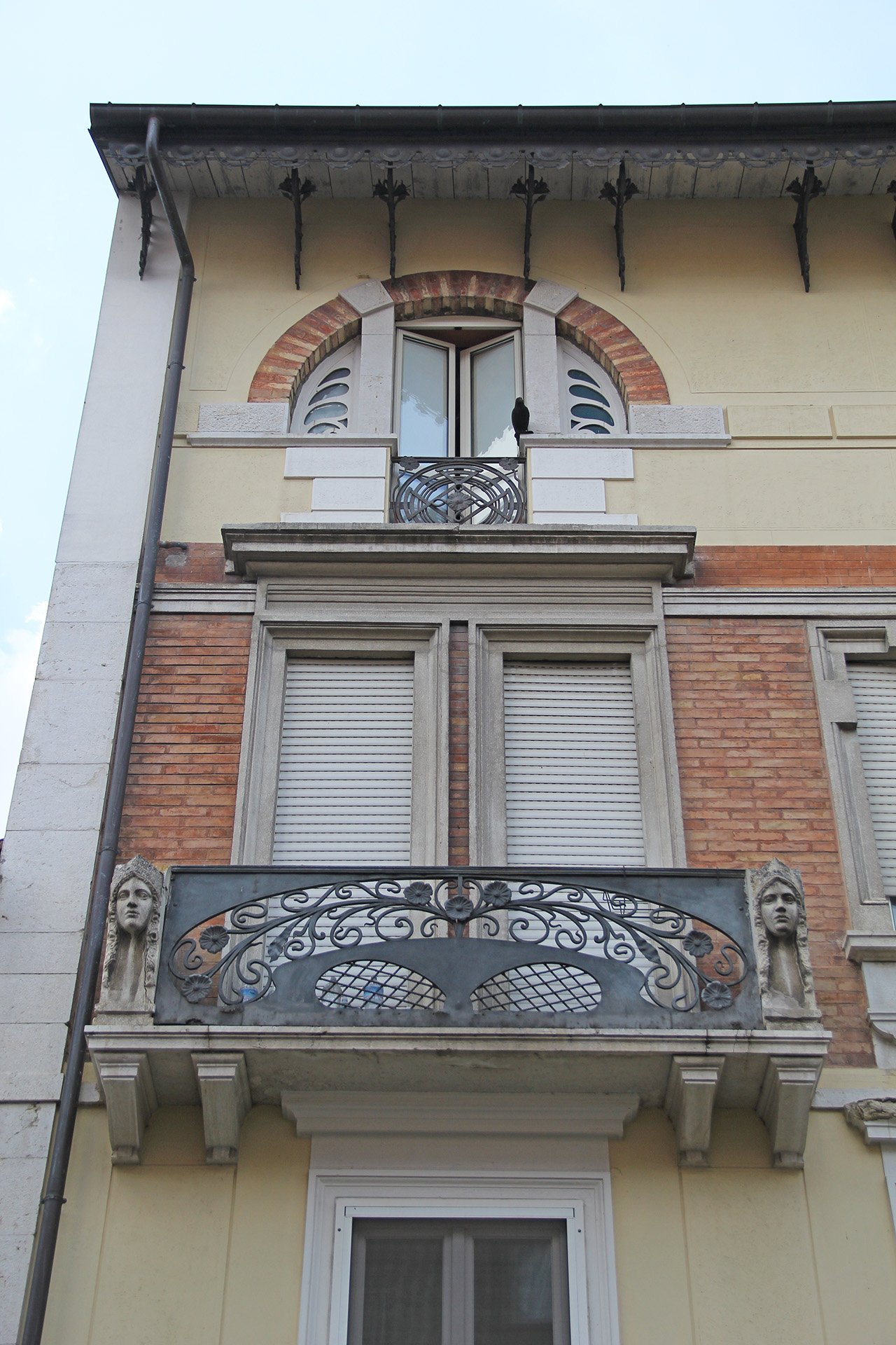 campobasso balconi ferro battutto acciaio traforato (17)