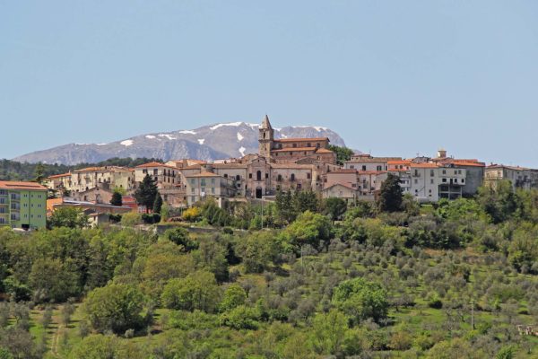 Fornelli: tra borgo e ulivi ammirando il tramonto