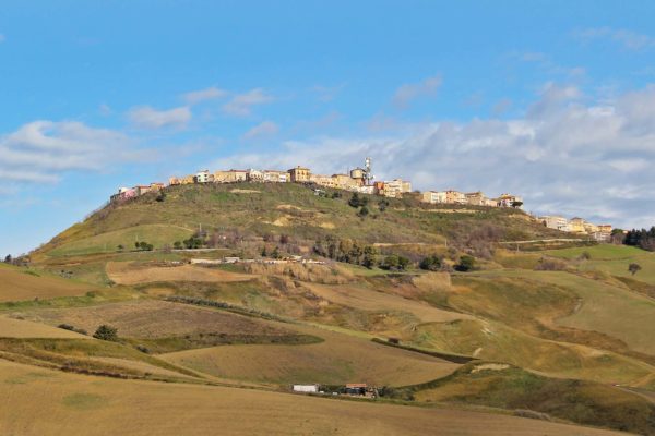 Guglionesi, sulla collina guardando il mare