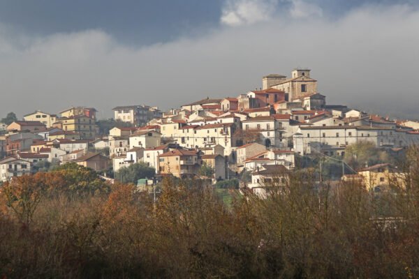 Macchia d’Isernia: palazzo baronale e blues tra i vicoli