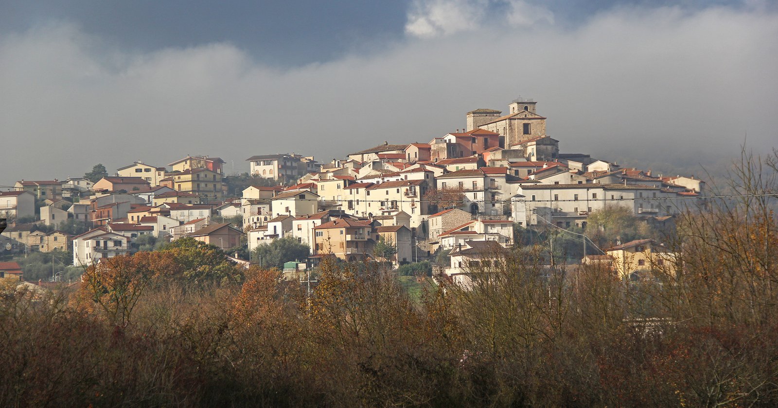 Macchia d’Isernia: palazzo baronale e blues tra i vicoli