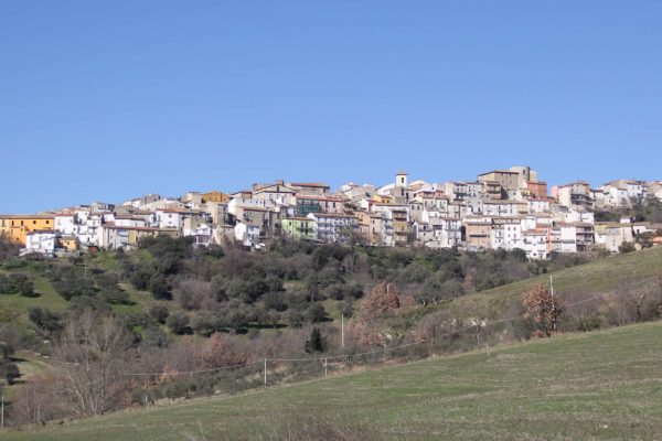 Macchia Valfortore, in collina vista lago