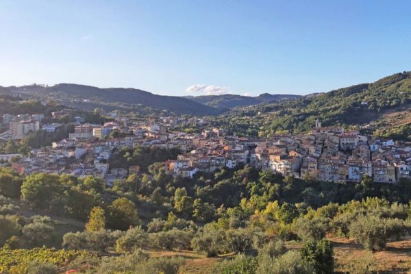 Mirabello Sannitico, il paese che va a fuoco