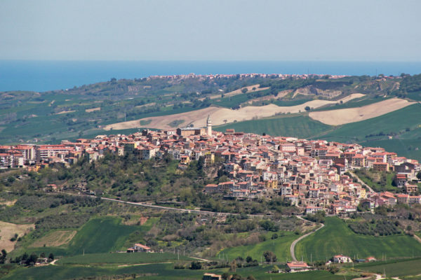 Montenero di Bisaccia: grotte e calanchi vista mare